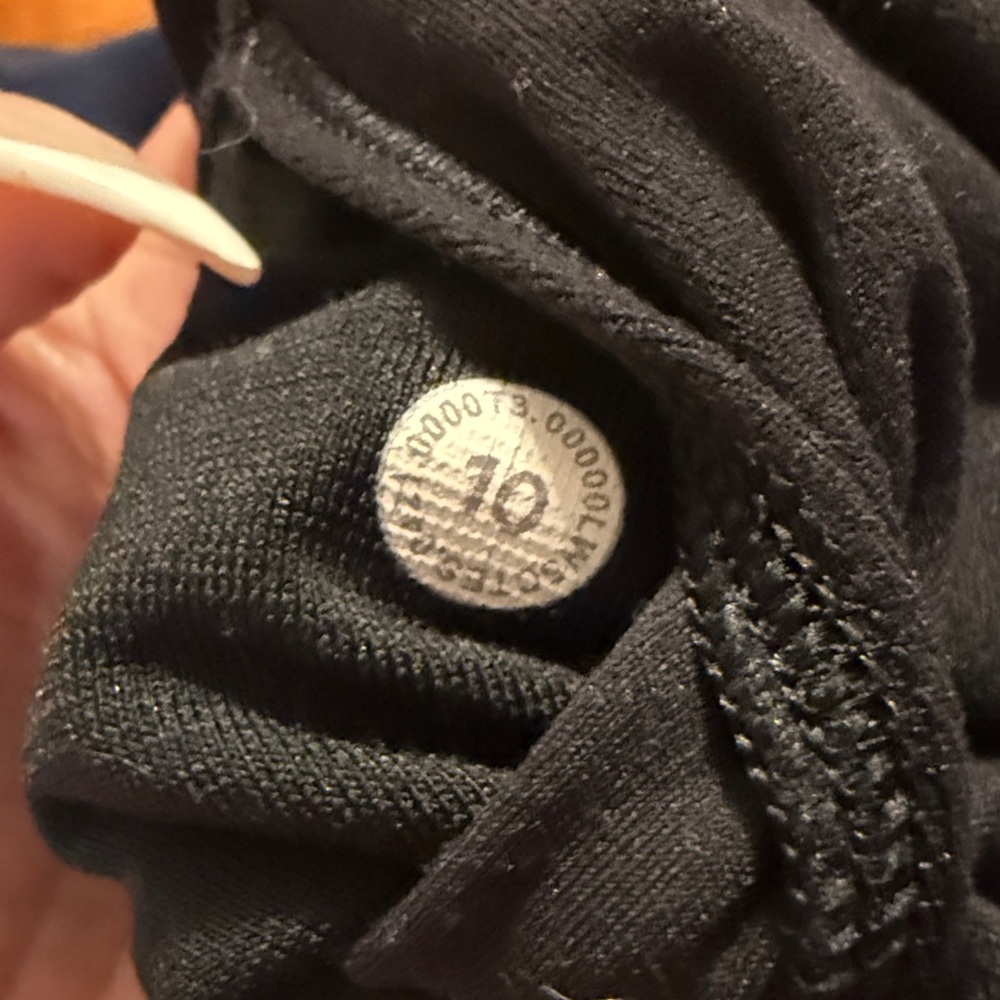 Lululemon align High-Waisted 28” leggings - black/size 10 - Picture 8 of 8